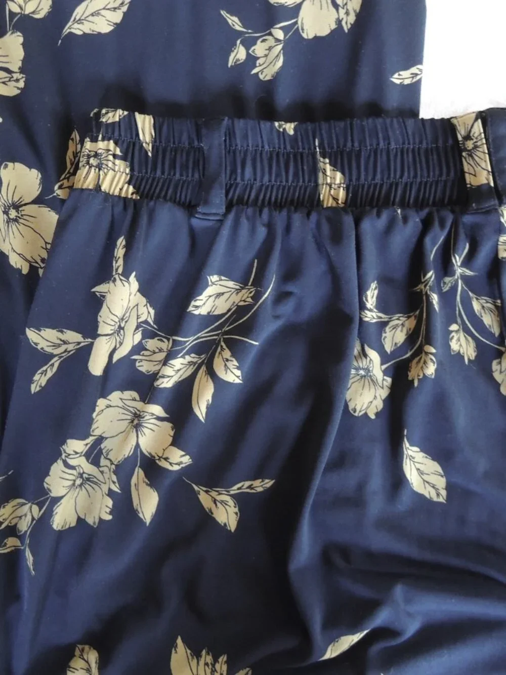 Torrid Black & Gold Floral Studio Knit Wide Leg Pants 2X - Picture 6 of 8